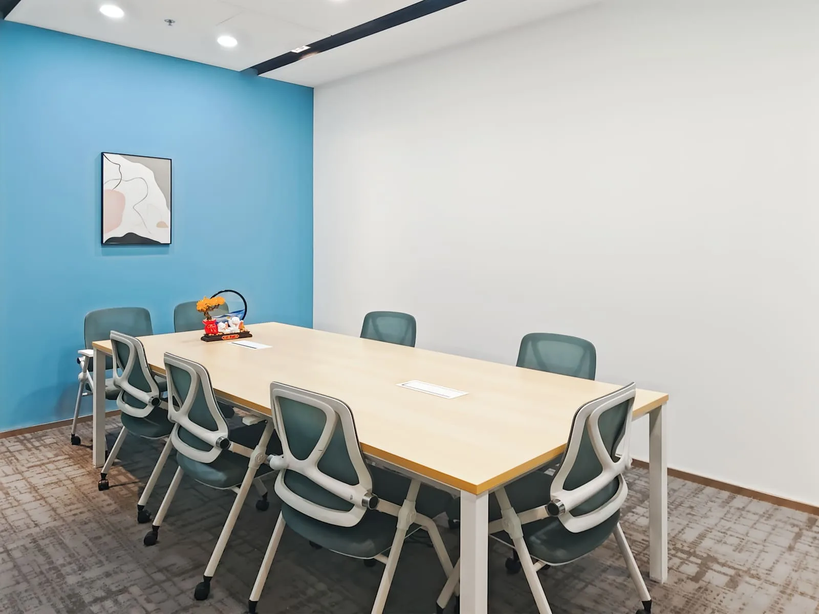 Regus Shenzhen, Joy City, Meeting room for 8 people, Shenzhen