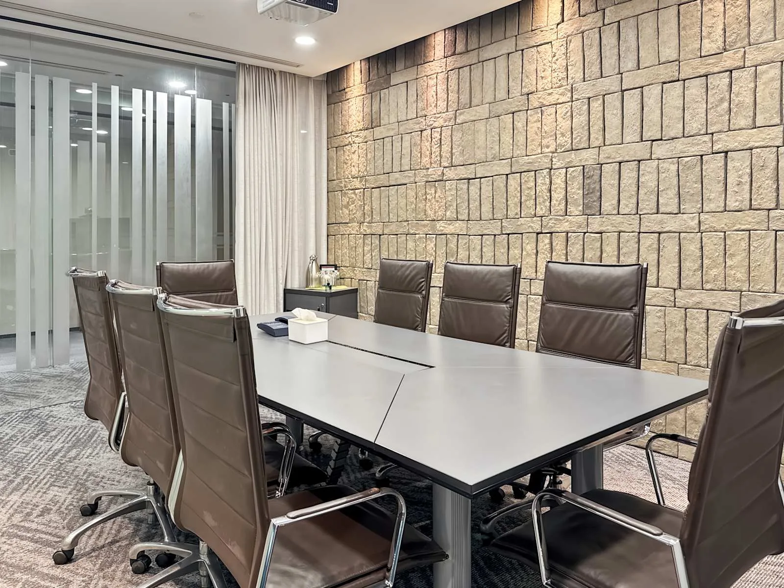 Regus SHENZHEN, New Times Plaza, Meeting room for 8 people, Shenzhen
