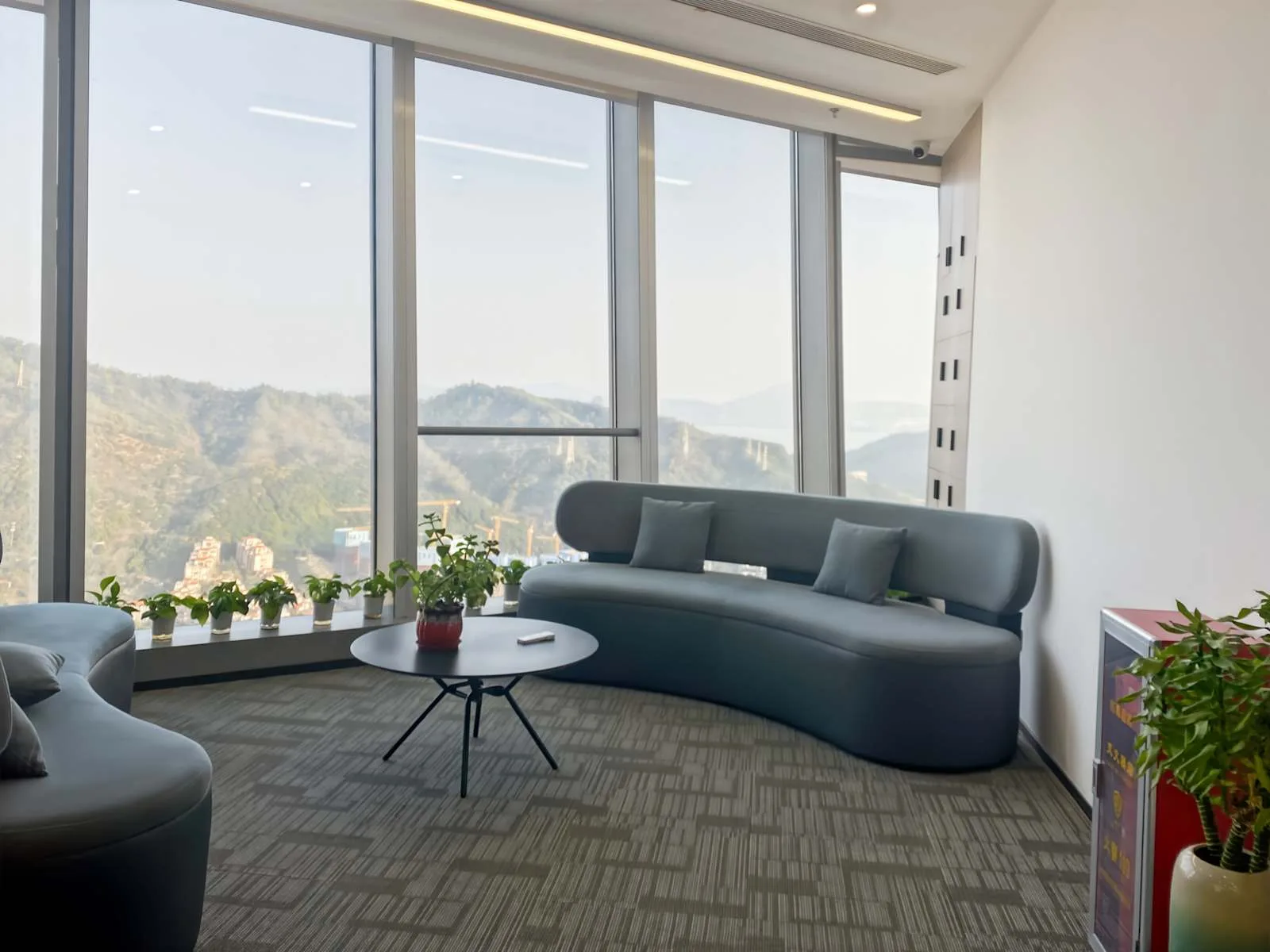 Regus Shenzhen, Qianhai Shimao Financial Center Phase II, Lounge, Shenzhen