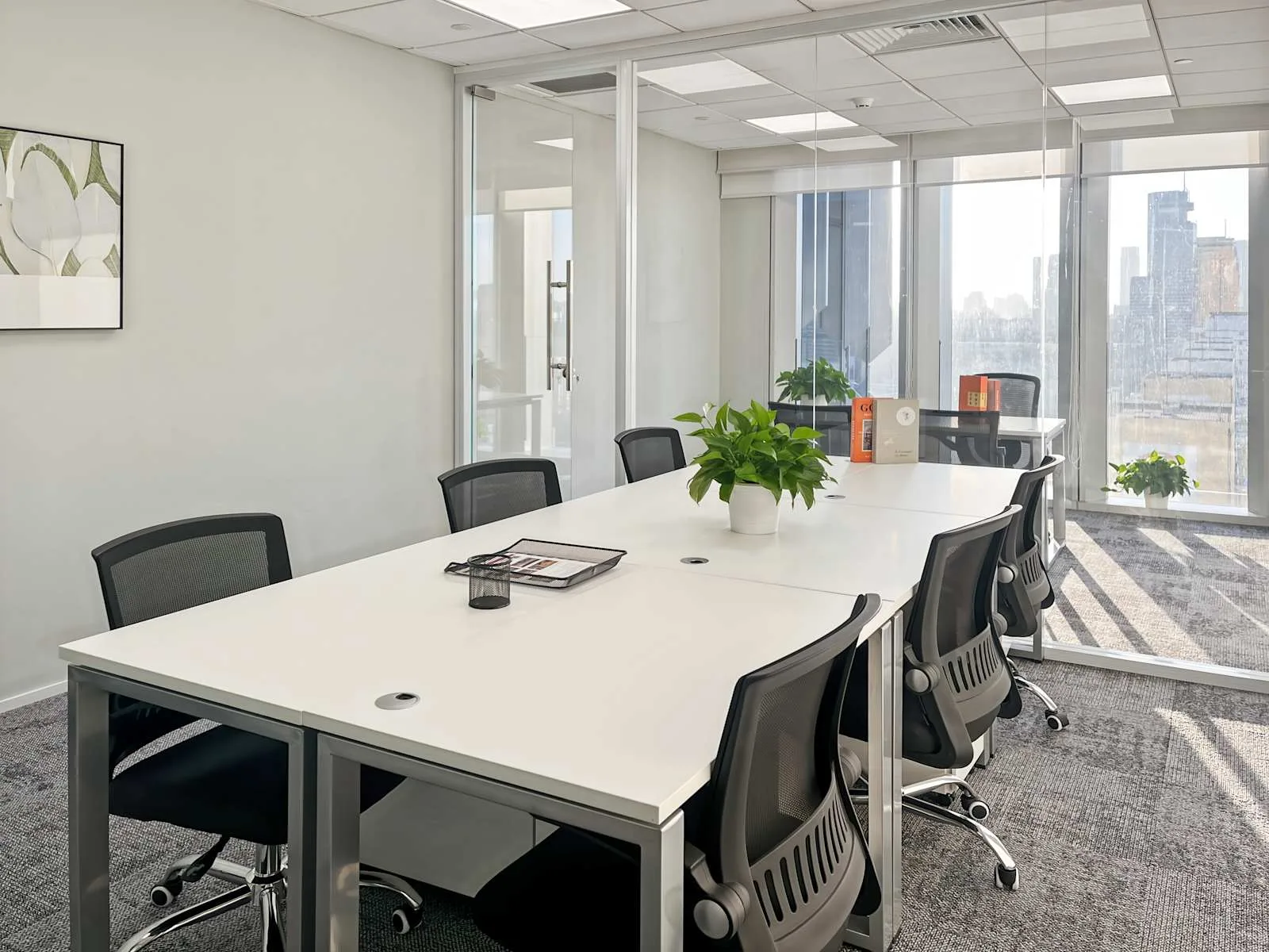 Regus Shenzhen, Shenrun Tower, Meeting room for 6 people, Shenzhen