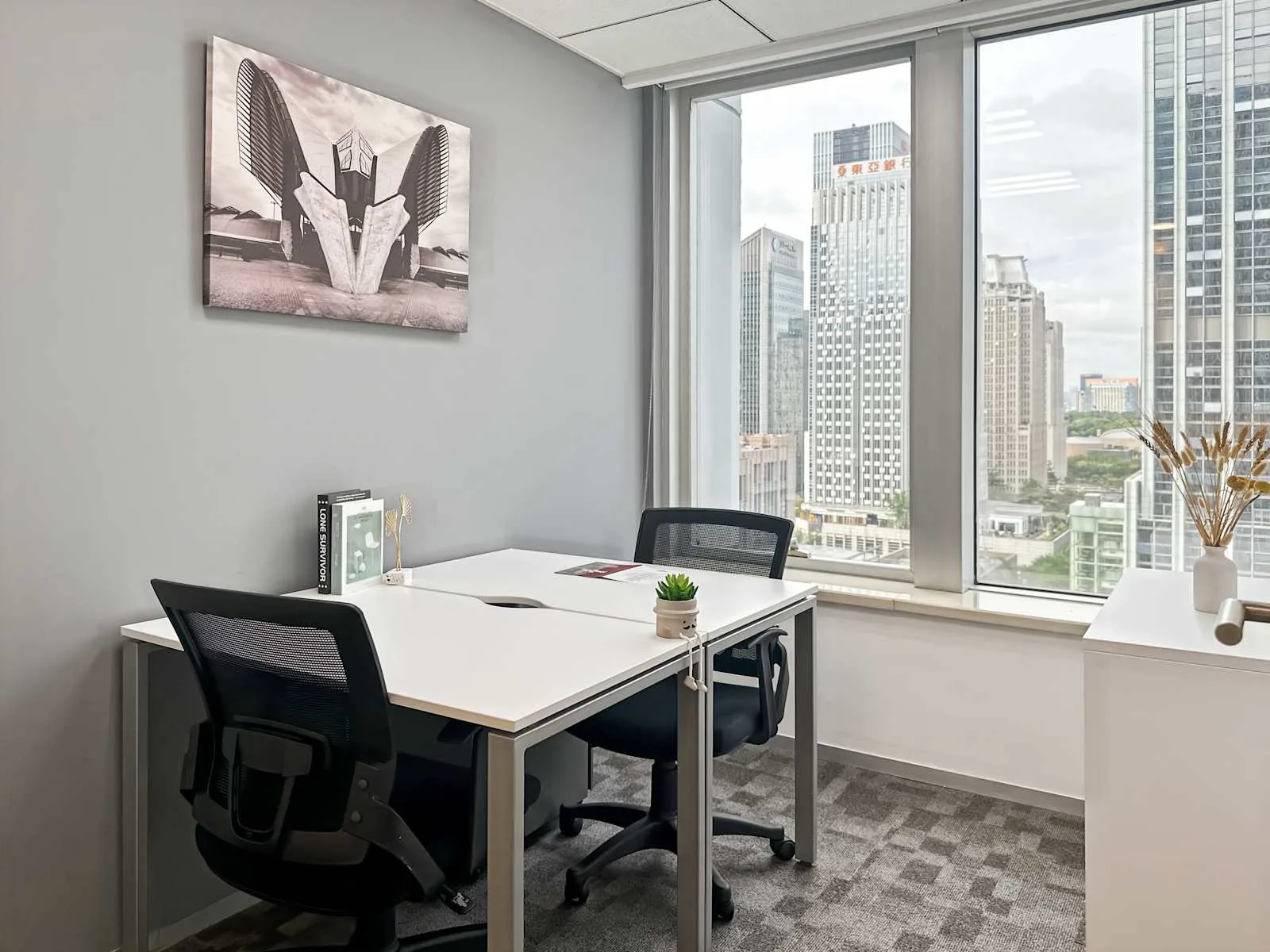 Regus SHENZHEN, Times Financial Centre、2个工位的独立办公室、深圳市