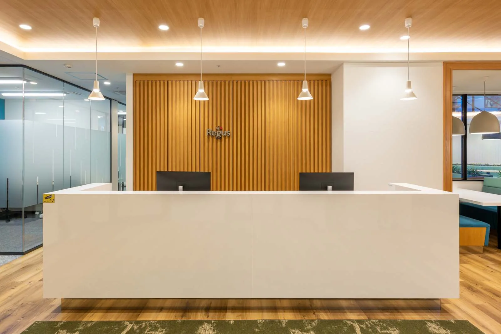 Regus Shizuoka, Hamamatsu Eki Kitaguchi, Reception, Hamamatsu