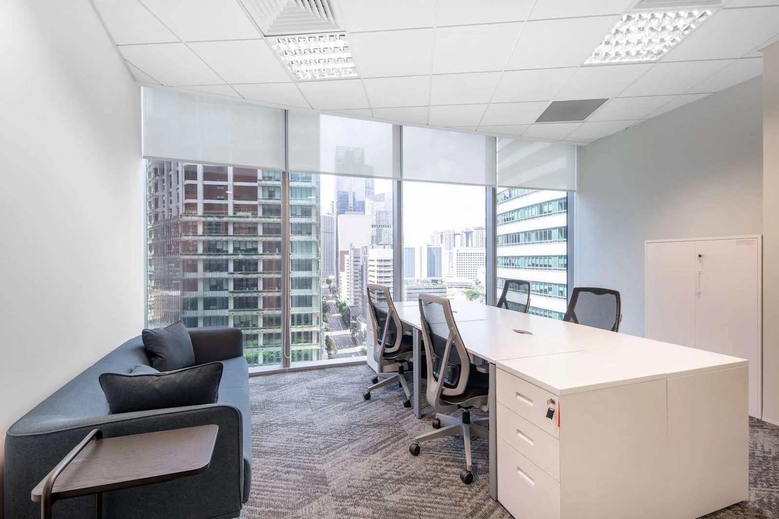 Regus Singapore, PLUS Building、4个工位的独立办公室、新加坡
