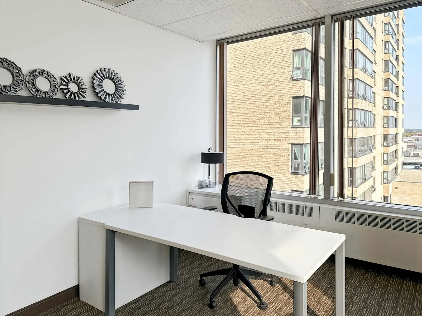 Regus SK, Regina - City Centre - Royal Bank Building, Private office, 1 desk, Regina, SK