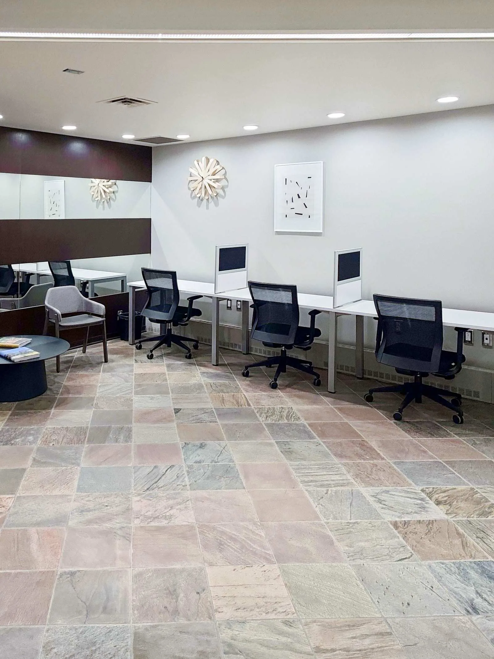 Regus SK, Saskatoon - Scotiabank Building, Open space, Saskatoon, SK