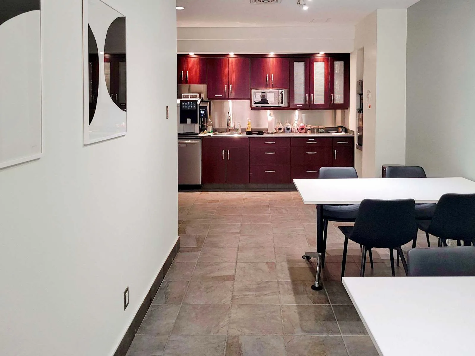 Regus SK, Saskatoon - Scotiabank Building, Cuisine, Saskatoon, SK