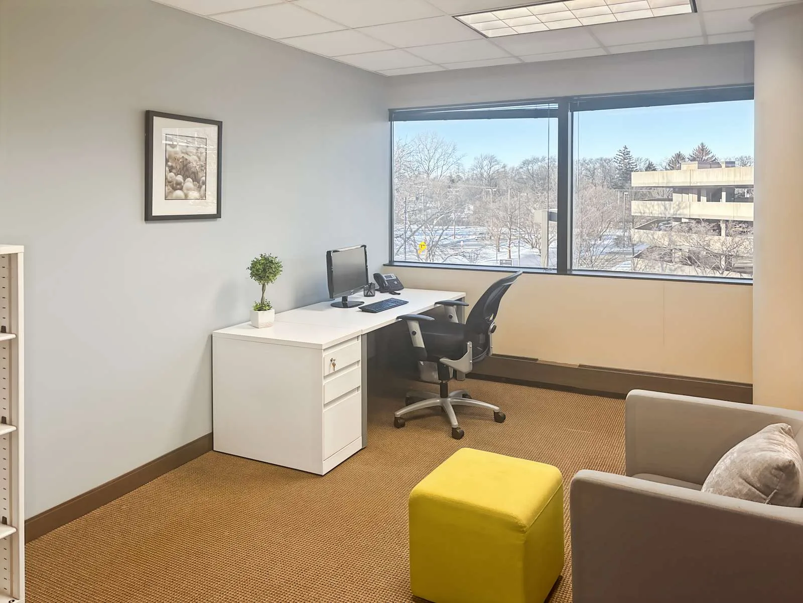 Regus IL, Skokie – Old Orchard, Private office, 1 desk, Skokie, IL