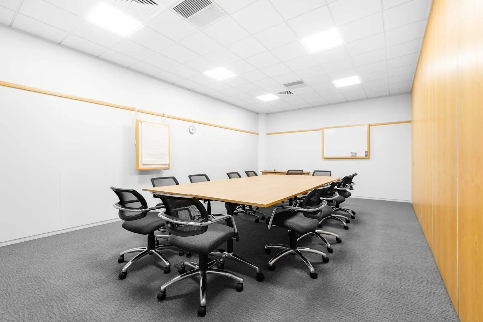 Regus SLOUGH, Bath Road, Meeting room for 12 people, Slough