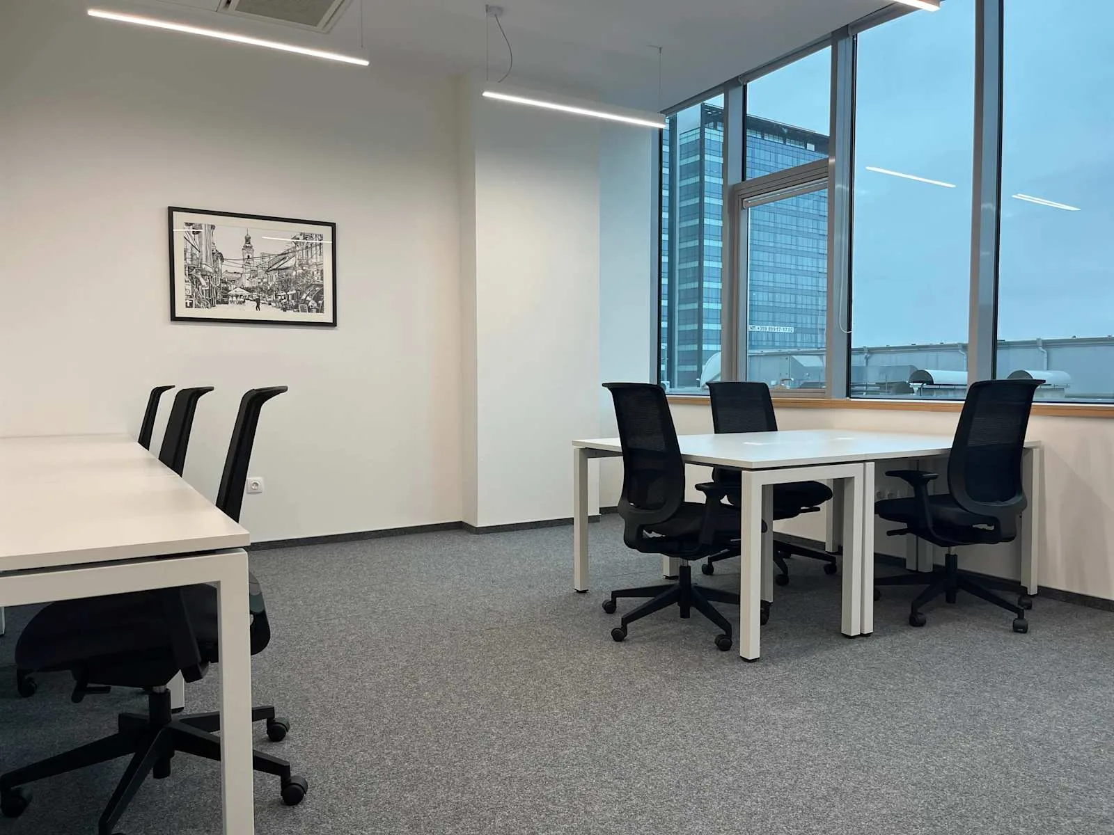 Regus Sofia, Christopher Columbus (EUR), Самостоятелен офис с 7 работни места, Sofia