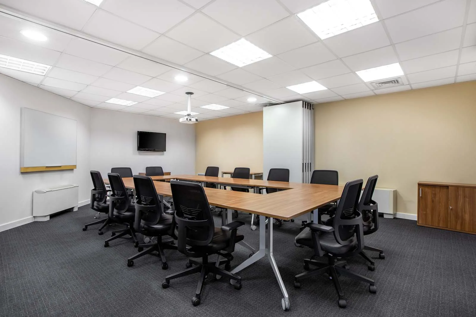 Regus SOFIA, City West (EUR), Заседателна зала за 14 души, Sofia
