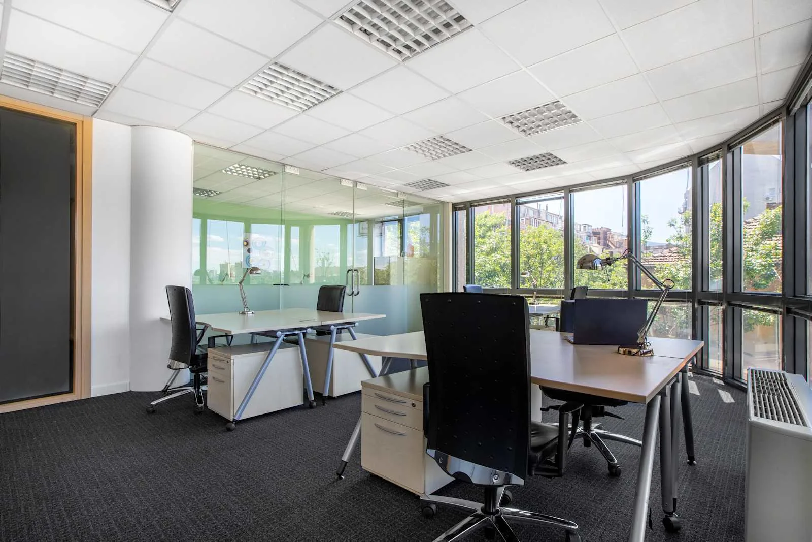 Regus SOFIA, City West (EUR), Самостоятелен офис с 4 работни места, Sofia