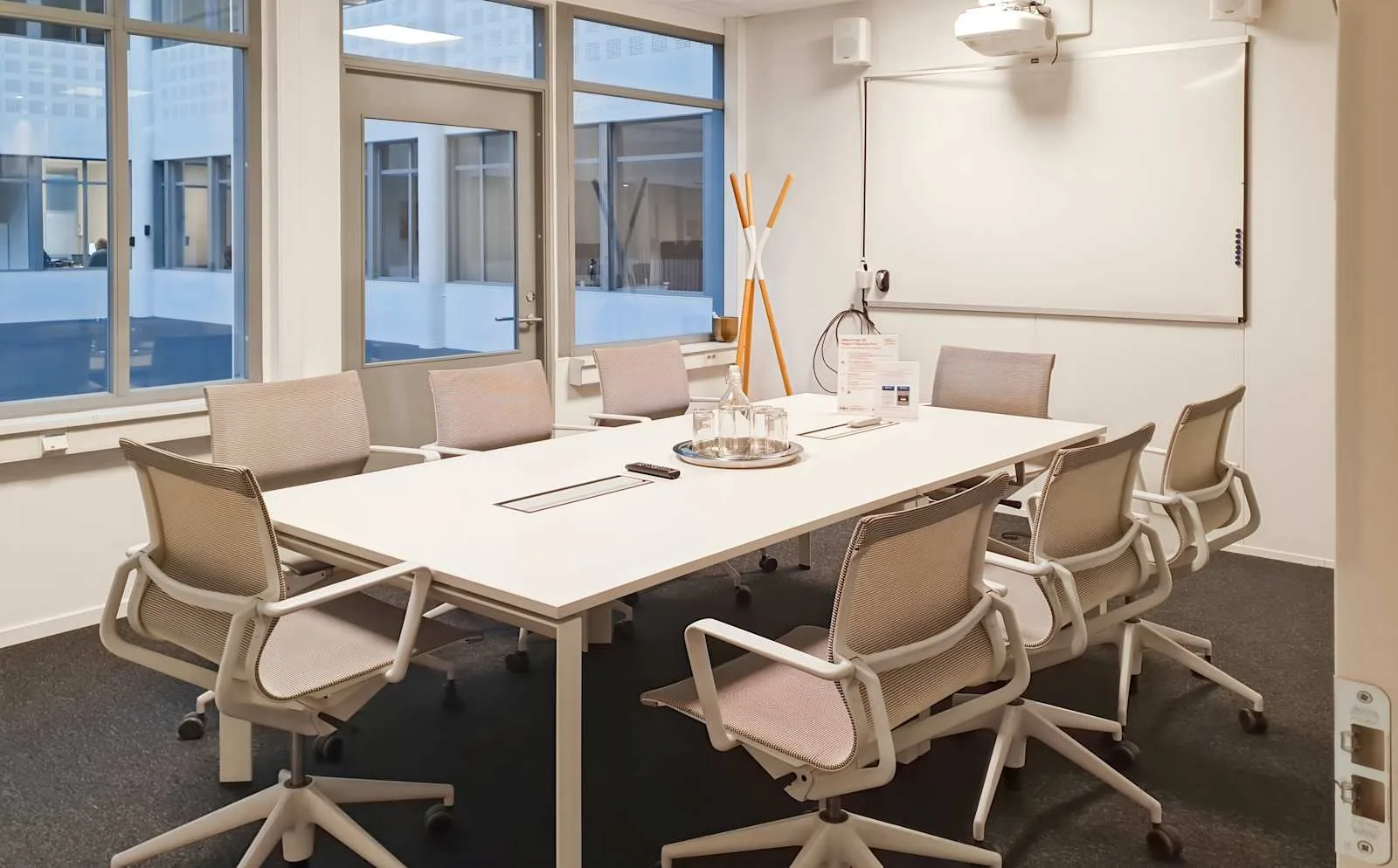 Regus Solna, Frösunda Port, Mötesrum för 8 personer, Solna