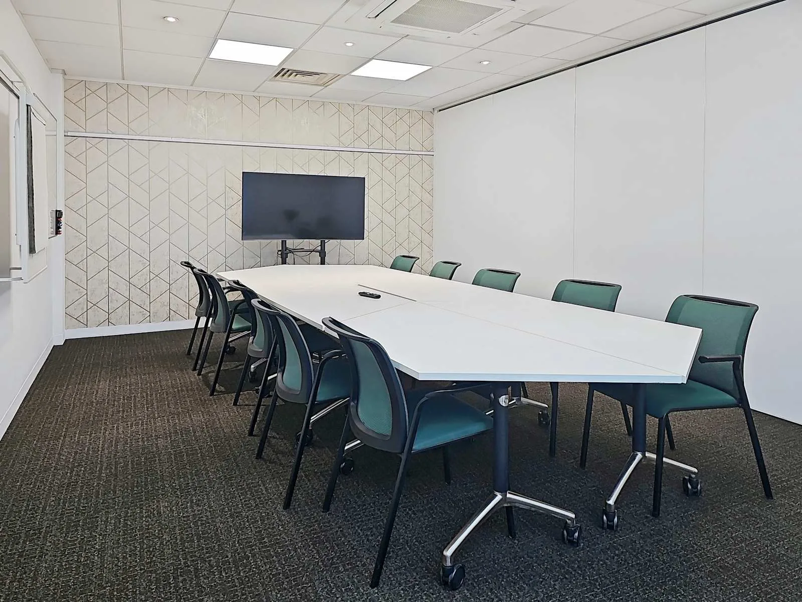 Regus SOUTHAMPTON, Airport, Meeting room for 12 people, Southampton