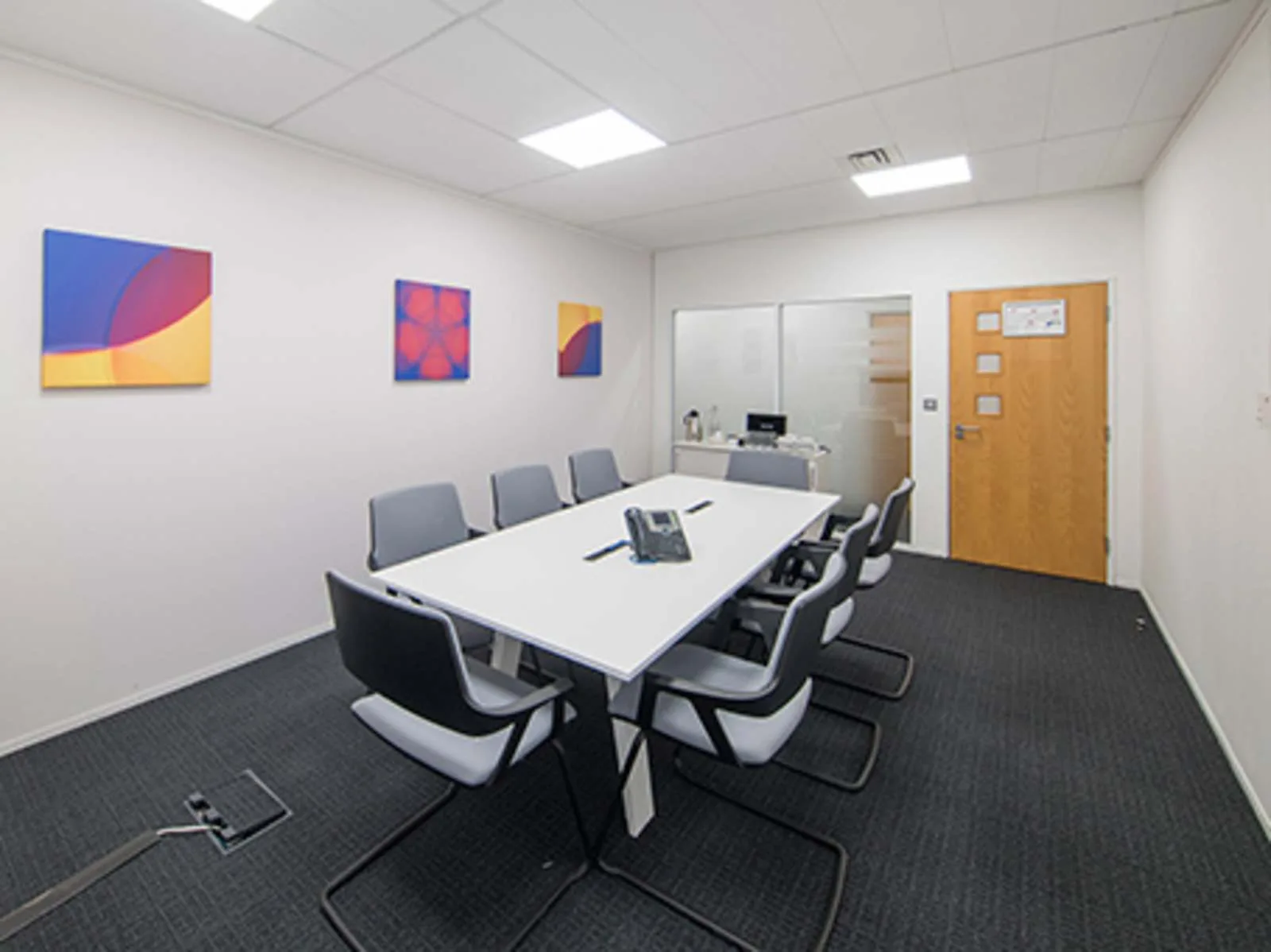 Regus ST. ALBANS, Victoria Square, Meeting room for 8 people, St. Albans