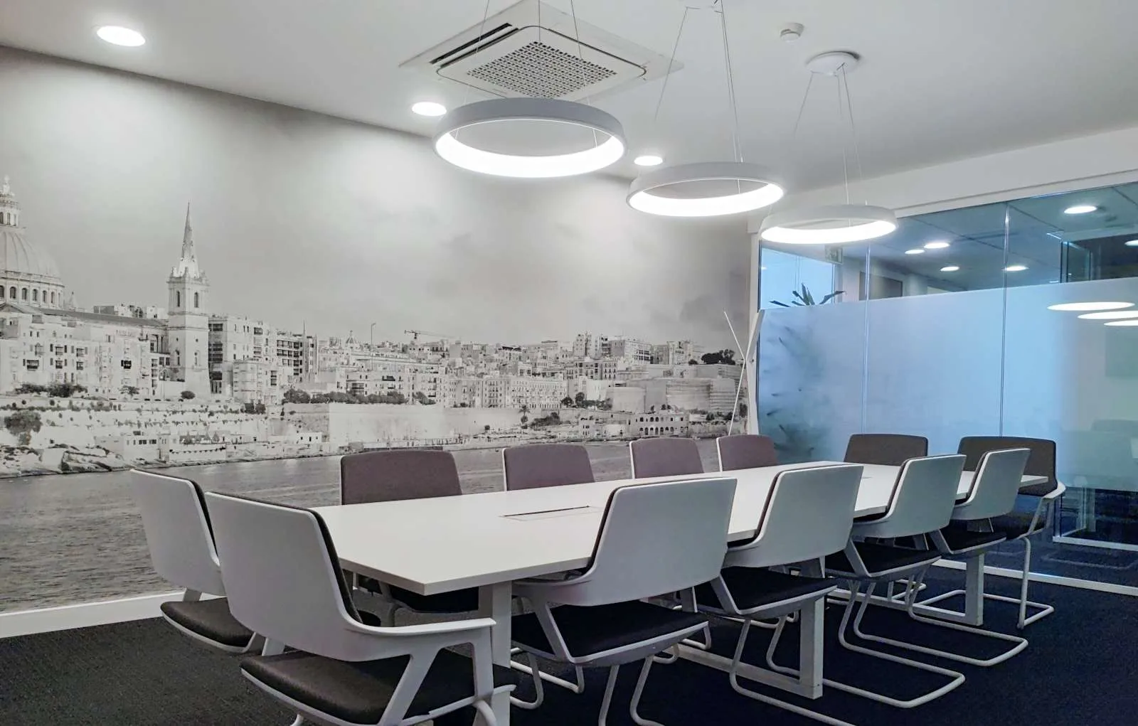 Regus ST JULIAN'S, Dragonara, Meeting room for 12 people, St Julian's