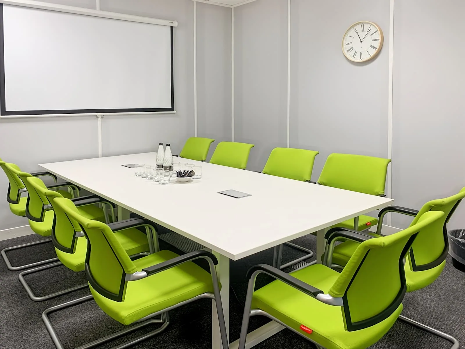 Regus STANSTED, Airport, Meeting room for 10 people, Stansted