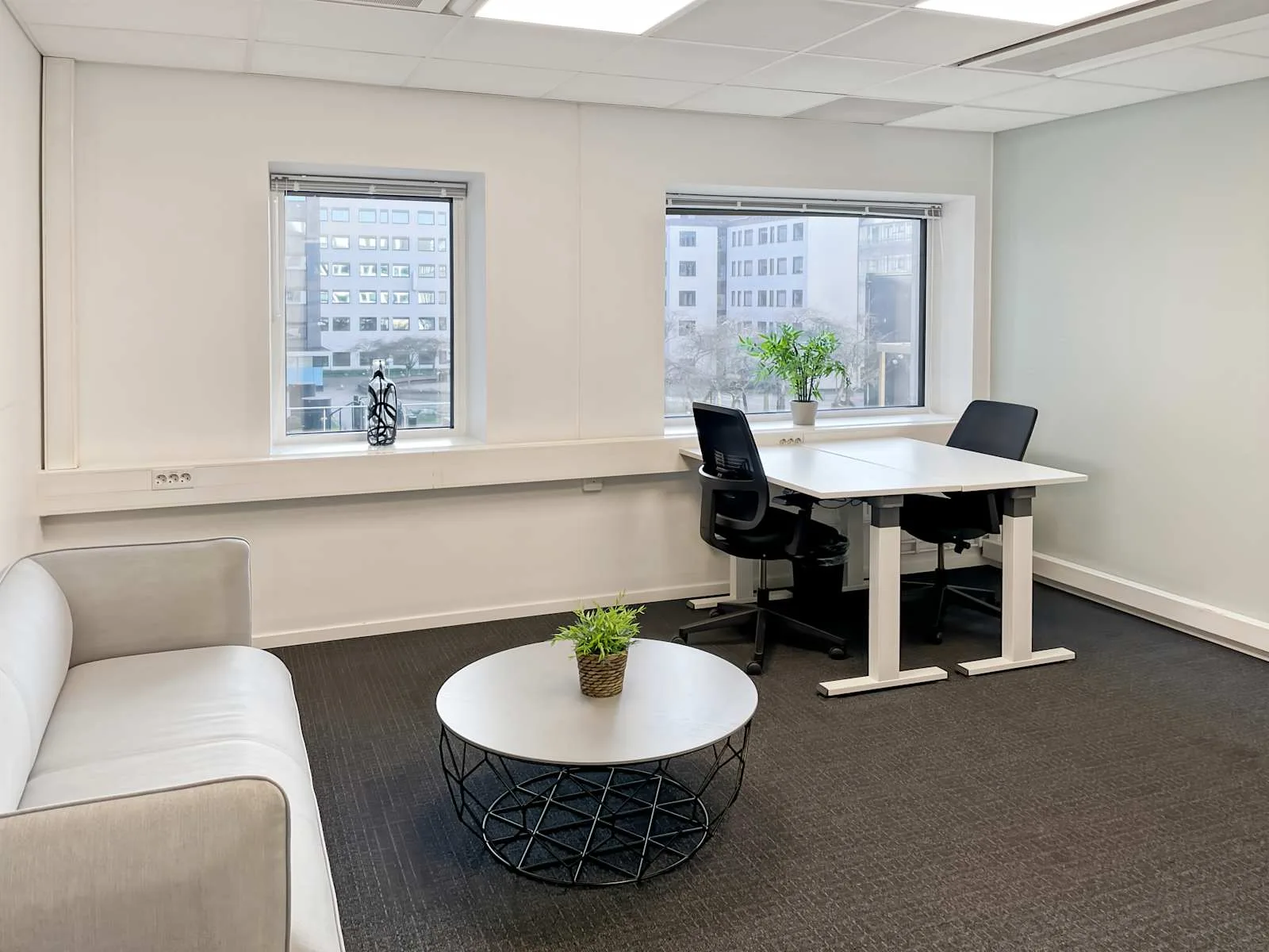 Regus Stockholm, Kista One, Private office, 2 desks, Våning