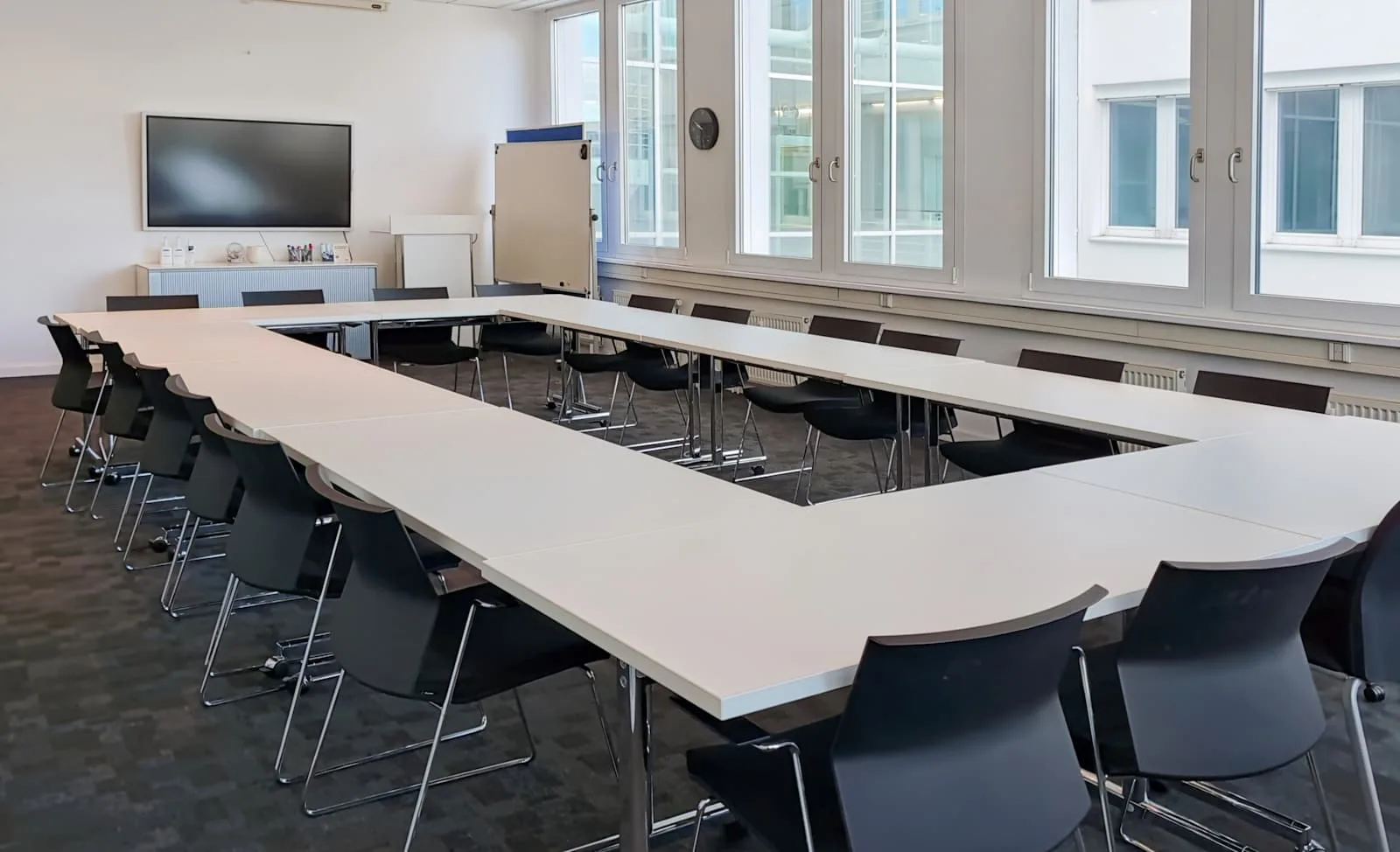 Regus STUTTGART, STEP Stuttgart Engineering Park, Besprechungsraum für 22 Personen, Stuttgart