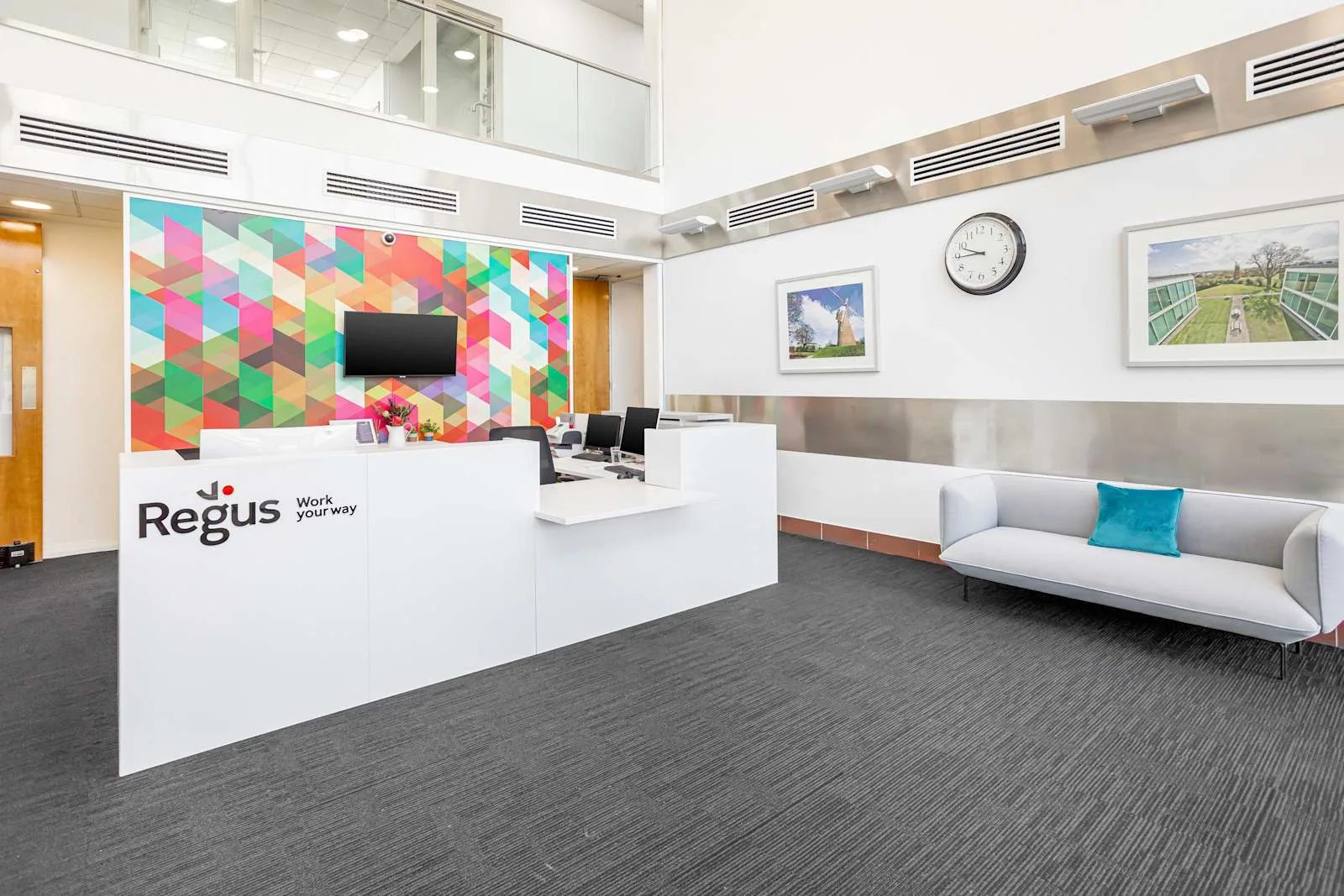Regus SWINDON, Windmill Hill Business Park, Reception, Swindon