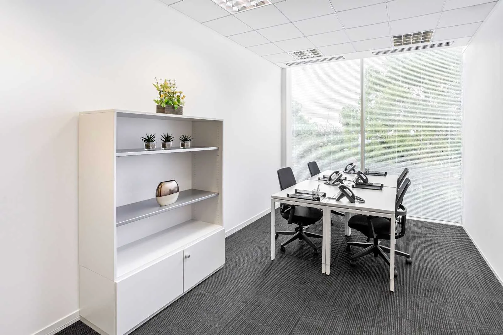 Regus SWINDON, Windmill Hill Business Park, Private office, 4 desks, Swindon