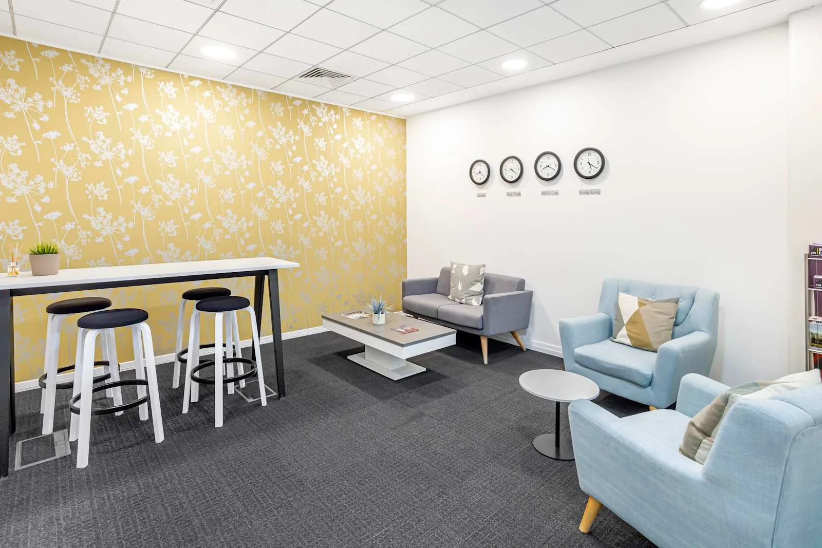 Regus SWINDON, Windmill Hill Business Park, Lounge, Swindon