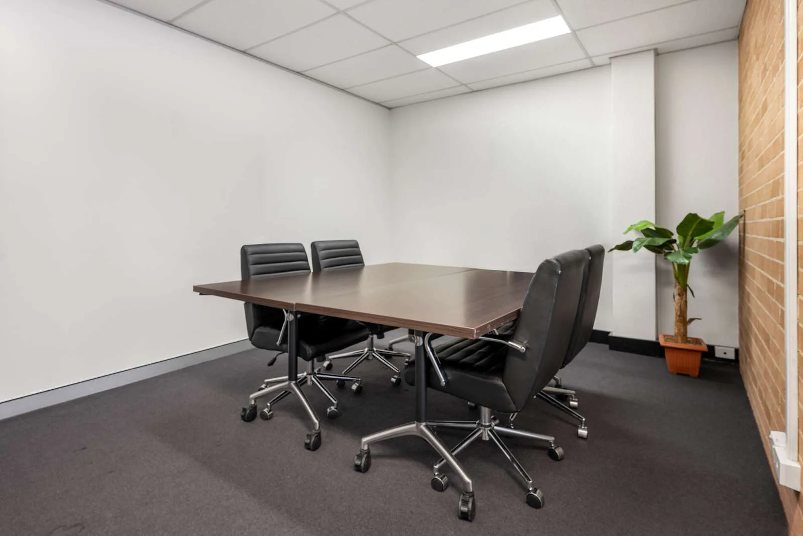 Regus SYDNEY, Liverpool, Meeting room for 4 people, Bankstown, NSW