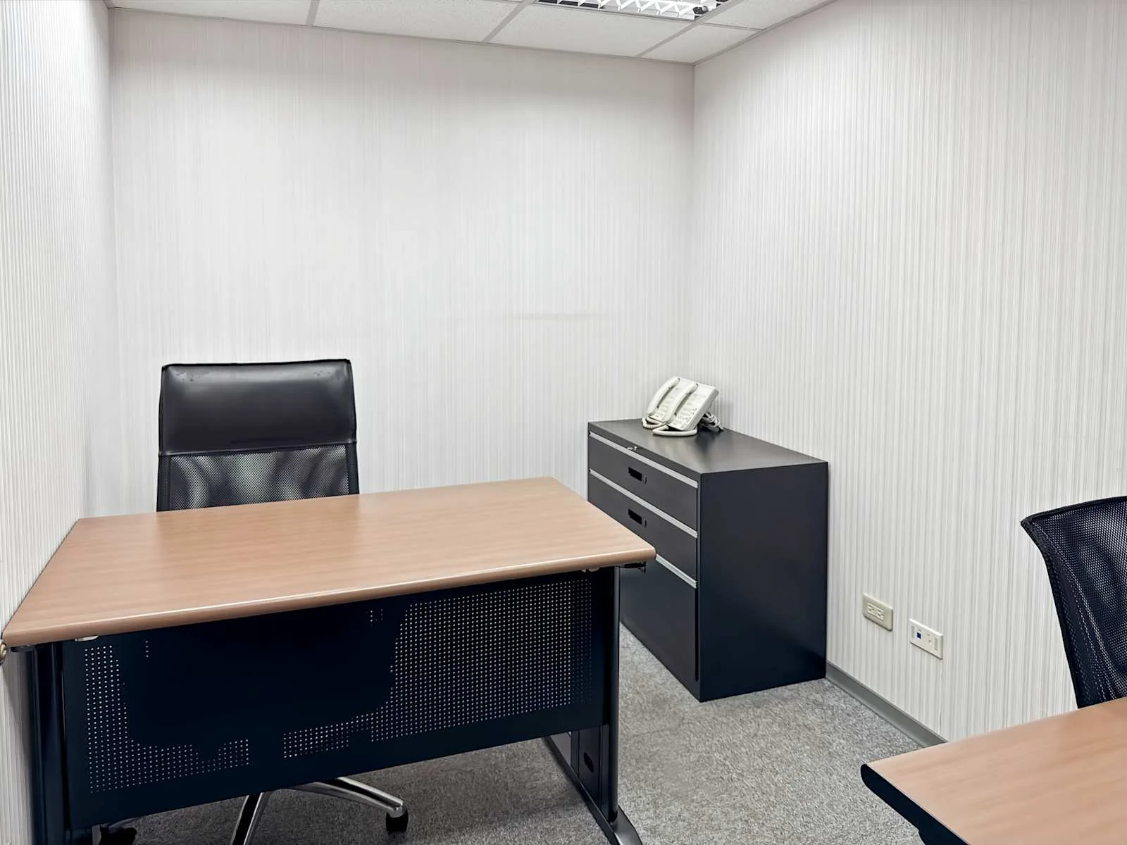 Regus Taipei, Ritz Center, Private office, 2 desks, Taipei