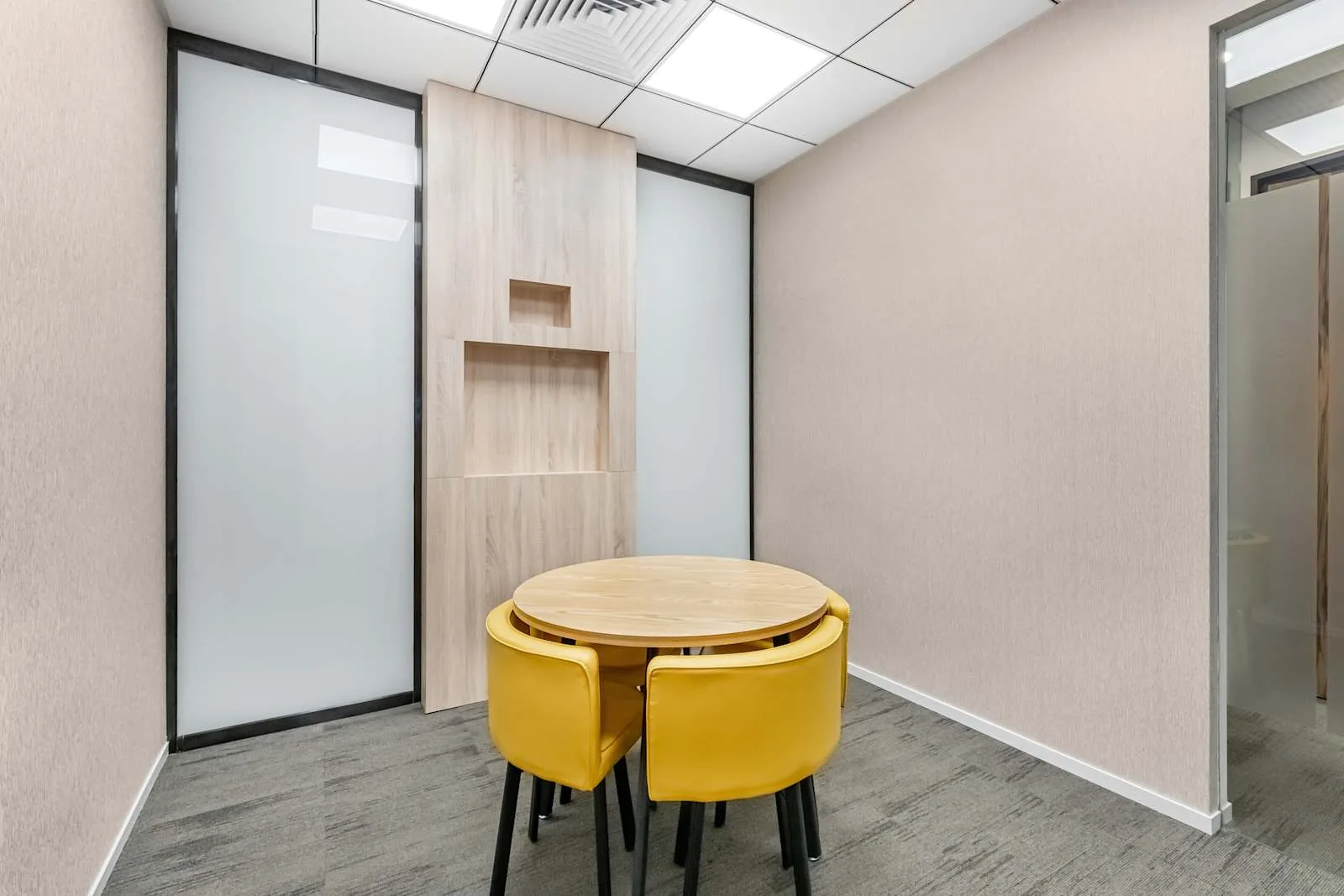Regus TAIYUAN, World Trade Centre, Meeting room for 4 people, Taiyuan