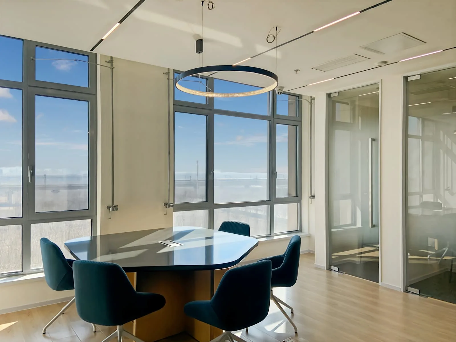 Regus Tianjin, Fengya Building、5人会议室、天津市