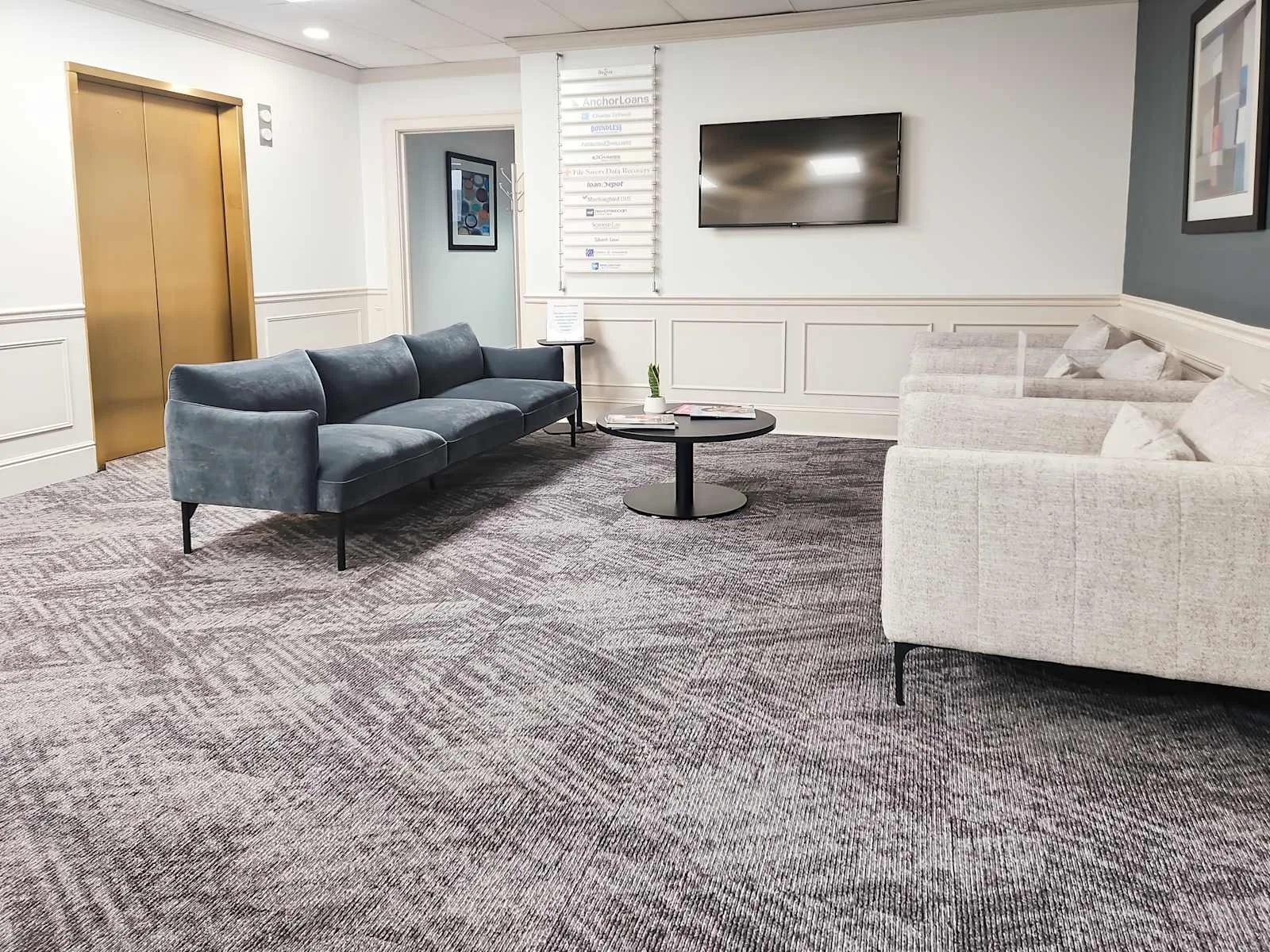 Regus TN, Chattanooga - Tallan Financial Center, Lounge, Chattanooga, TN