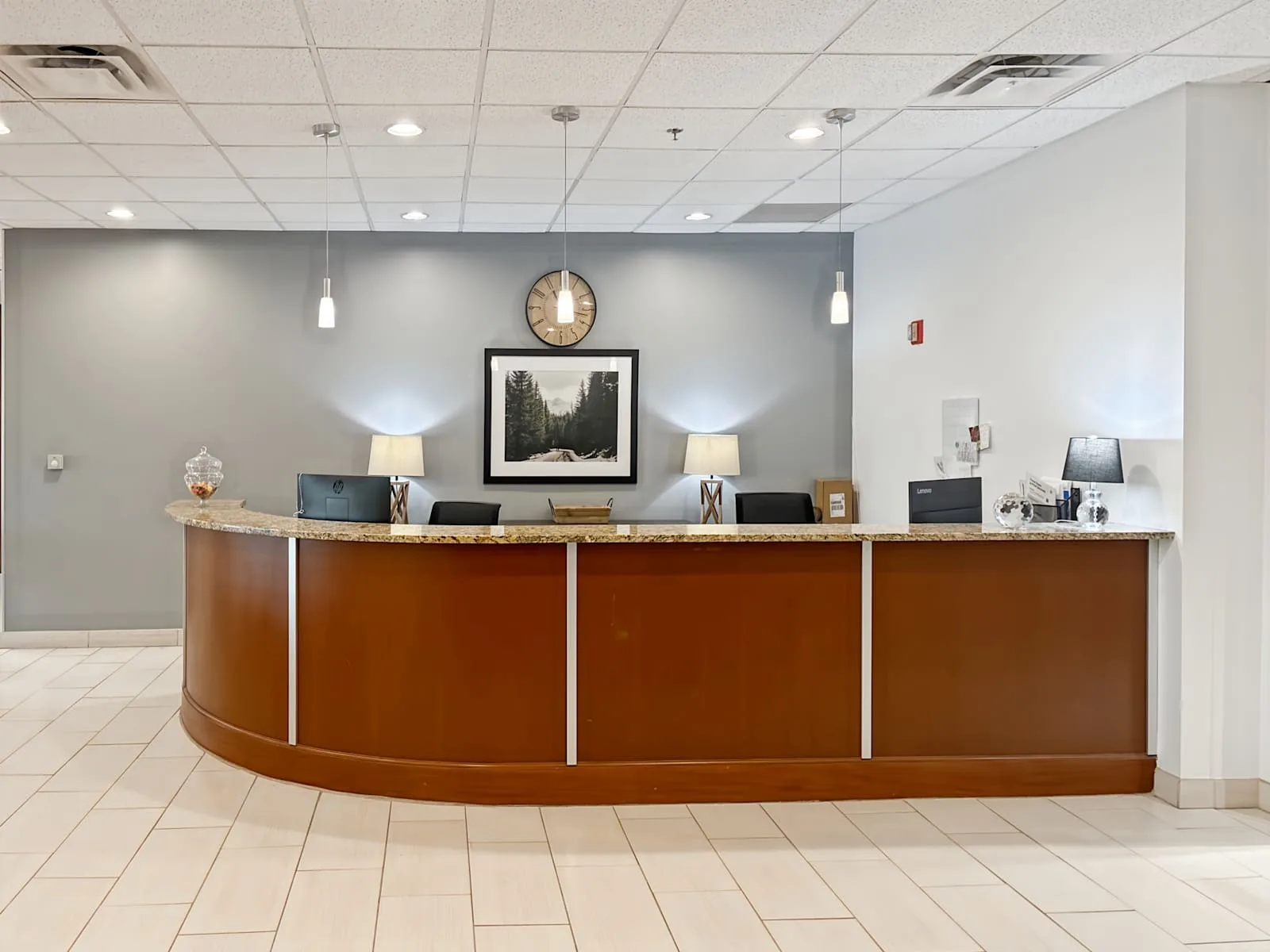 Regus TN, Memphis - Colonnade, Reception, Memphis, TN