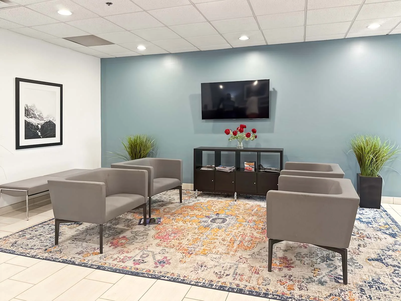 Regus TN, Memphis - Colonnade, Lounge, Memphis, TN