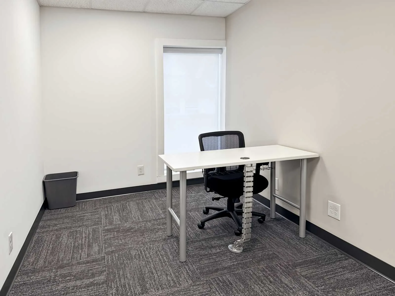 Regus TN, Oak Ridge - Tennessee Ave, Private office, 1 desk, Oak Ridge, TN