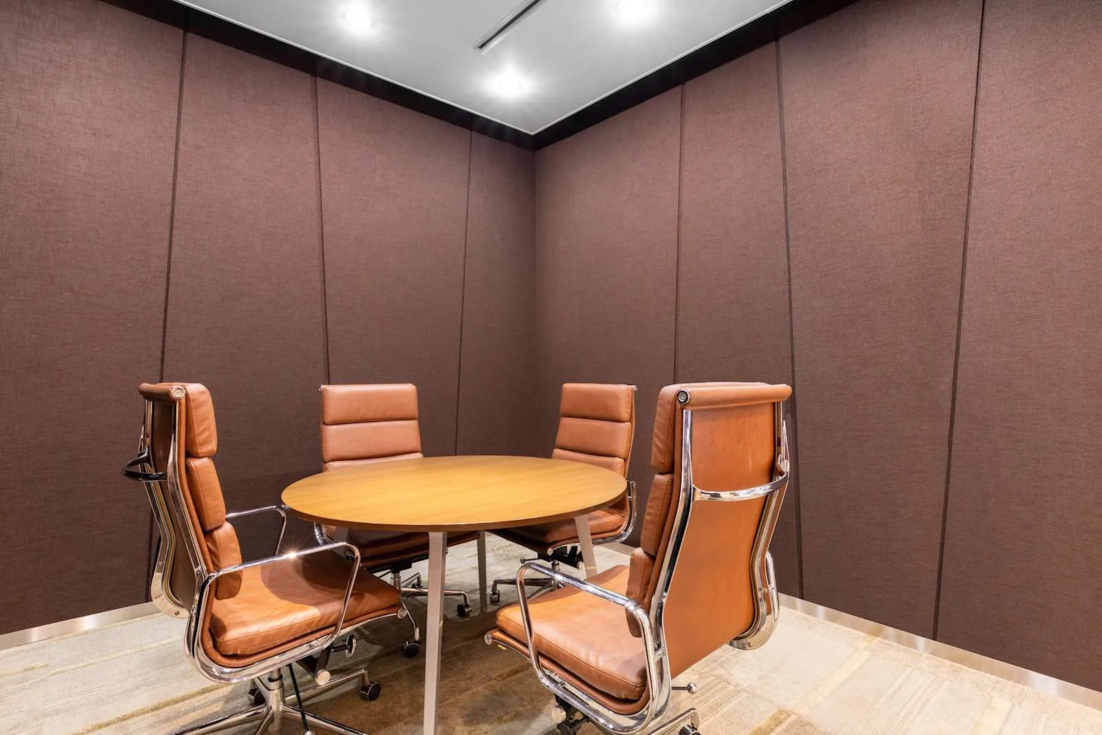 Regus TOKYO, Azabu Green Terrace, Meeting room for 4 people, Tokyo