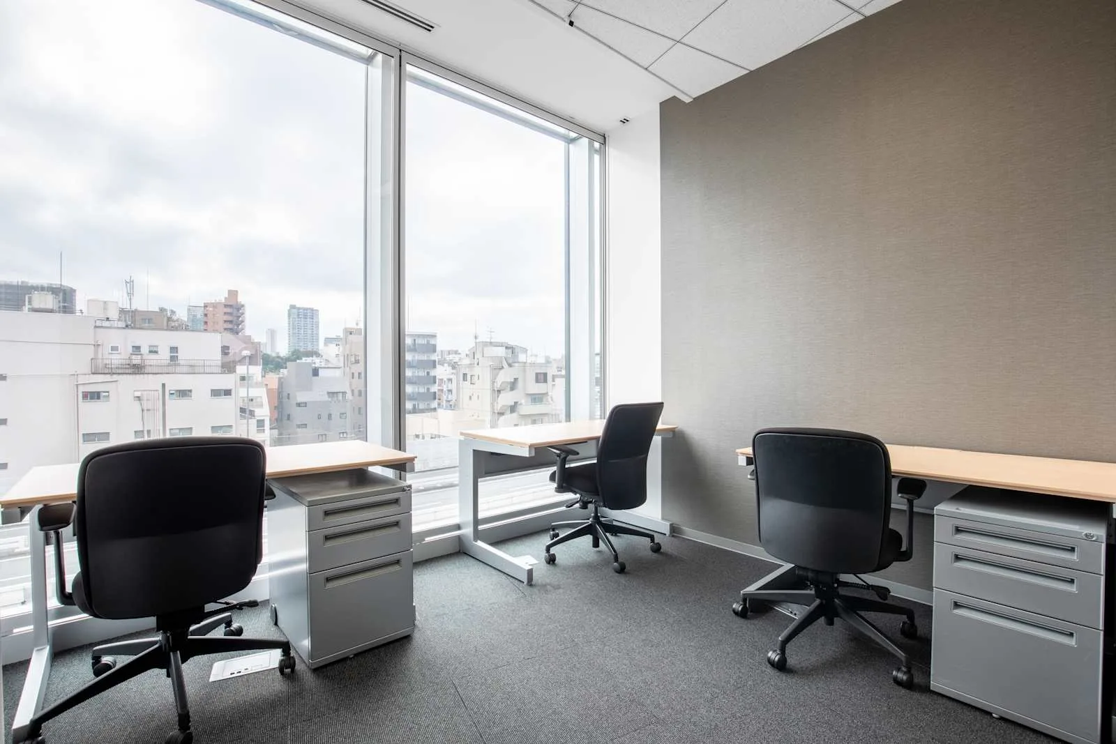 Regus TOKYO, Azabu Green Terrace, Private office, 3 desks, Tokyo