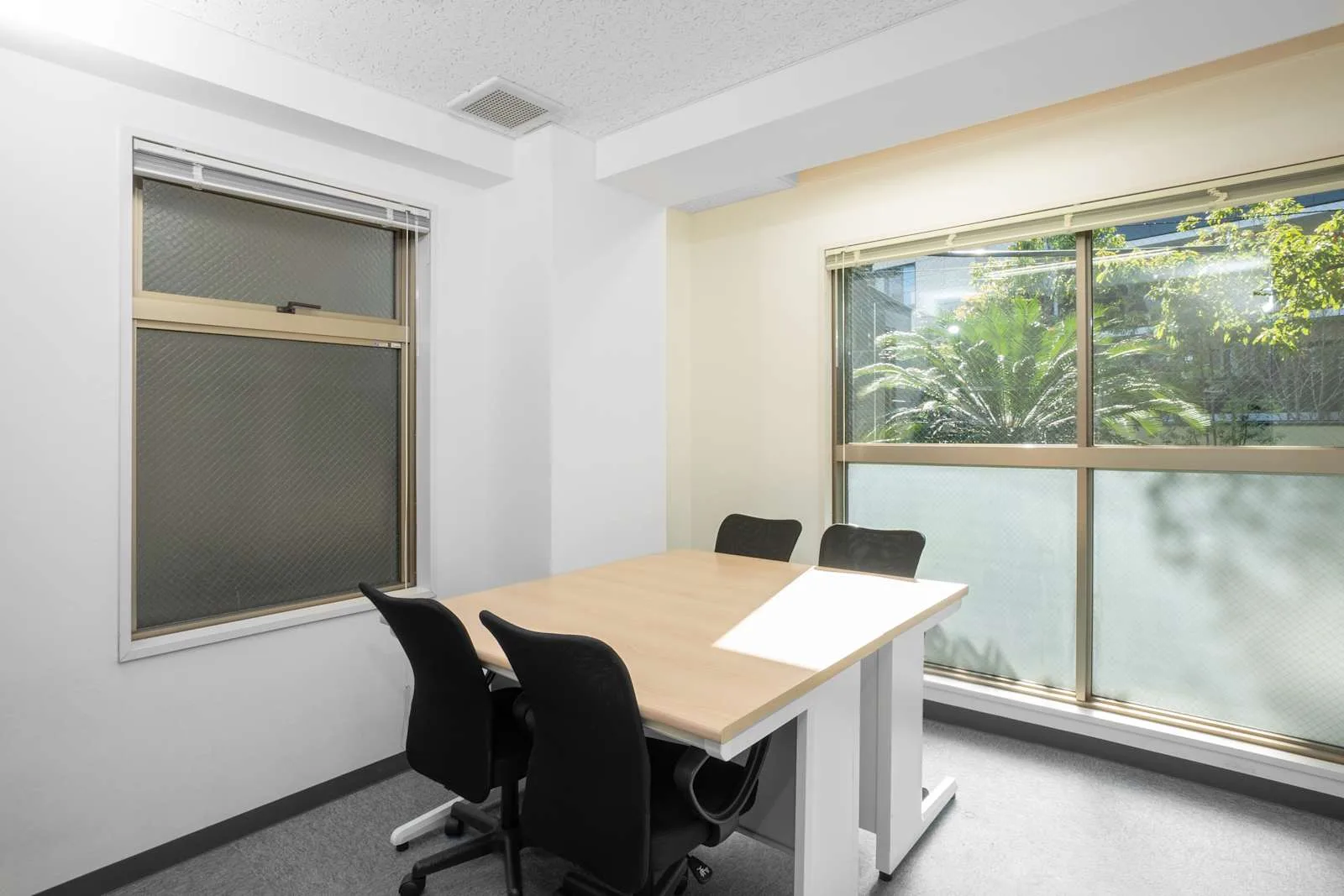 Regus TOKYO, Daikanyama, Meeting room for 4 people, Tokyo