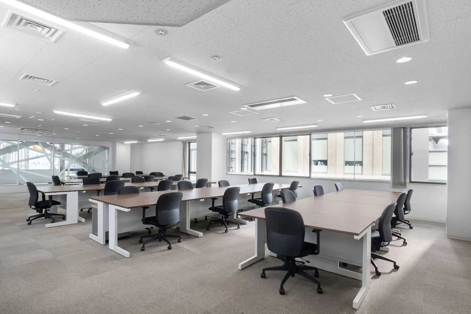 Regus TOKYO, Ginza 3-Chome, Open-plan office, Tokyo