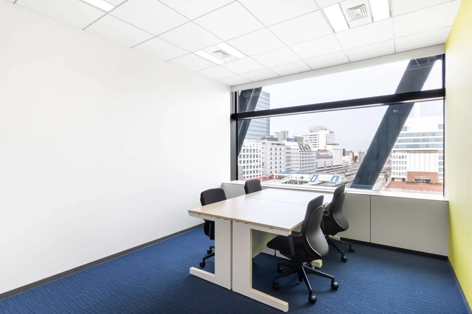 Regus Tokyo Ikebukuro, Private office, 4 desks, Tokyo