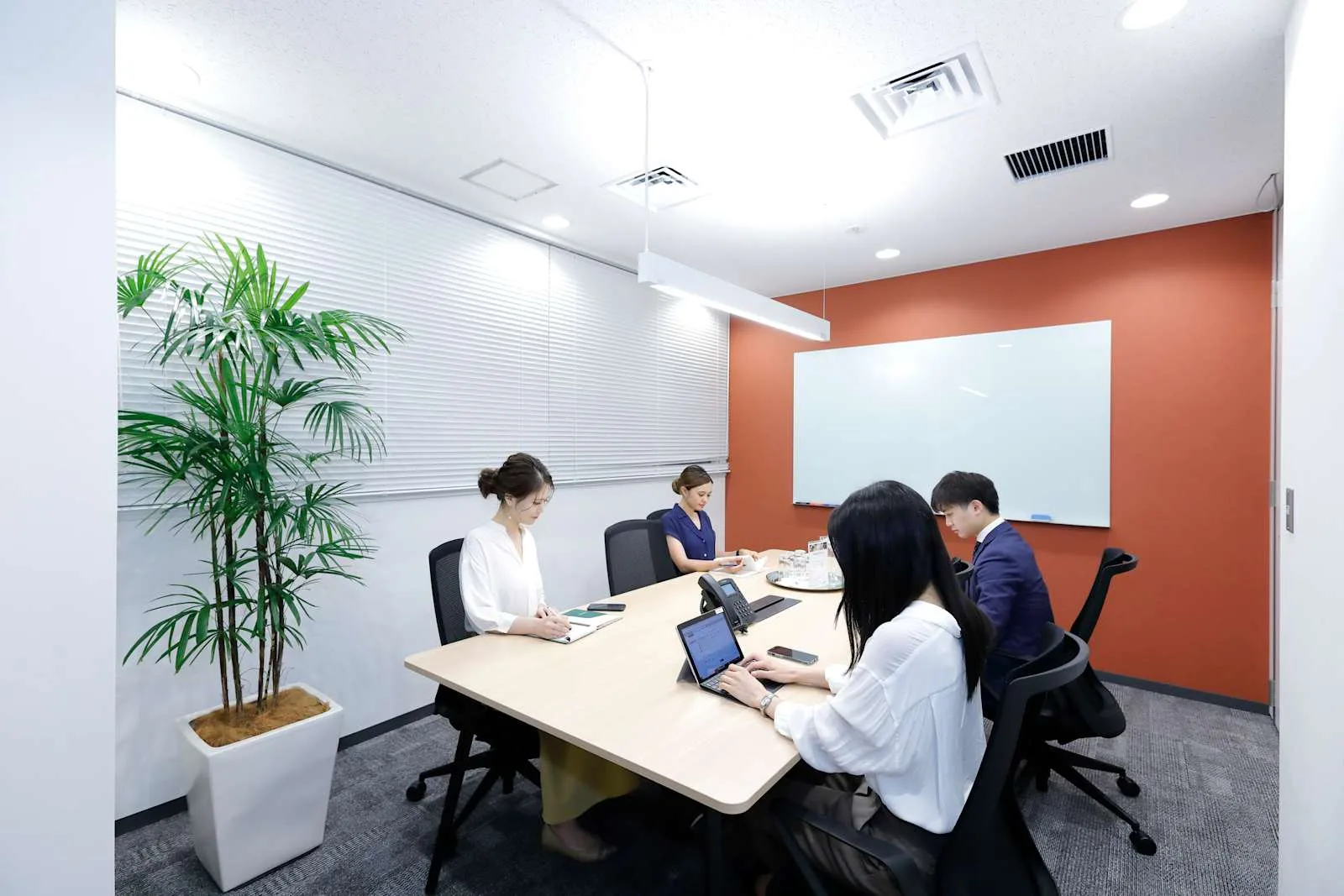 Regus TOKYO, Machida Ekimae、会議室（6名）、神奈川