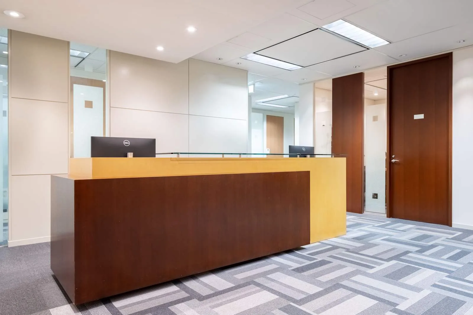 Regus TOKYO, Otemachi First Square, Reception, Tokyo