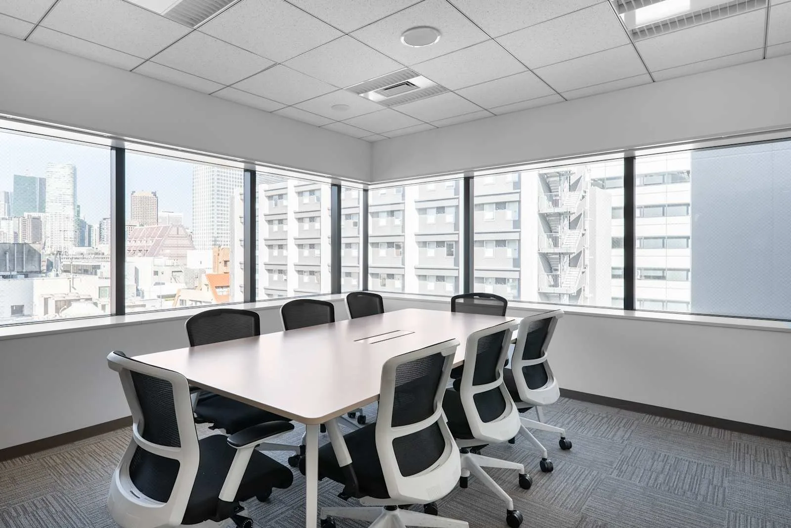 Regus Tokyo, Regus Shiba Daimon、会議室（8名）、東京