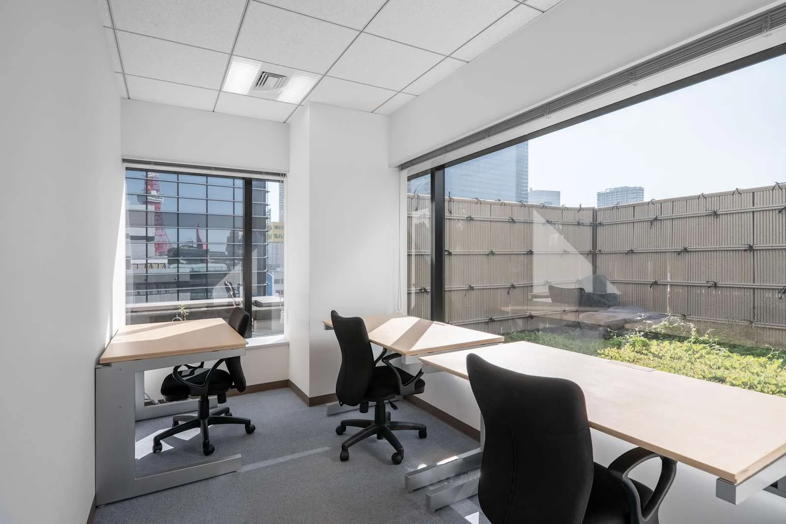 Regus Tokyo, Regus Shiba Daimon、個室オフィス（3席）、東京