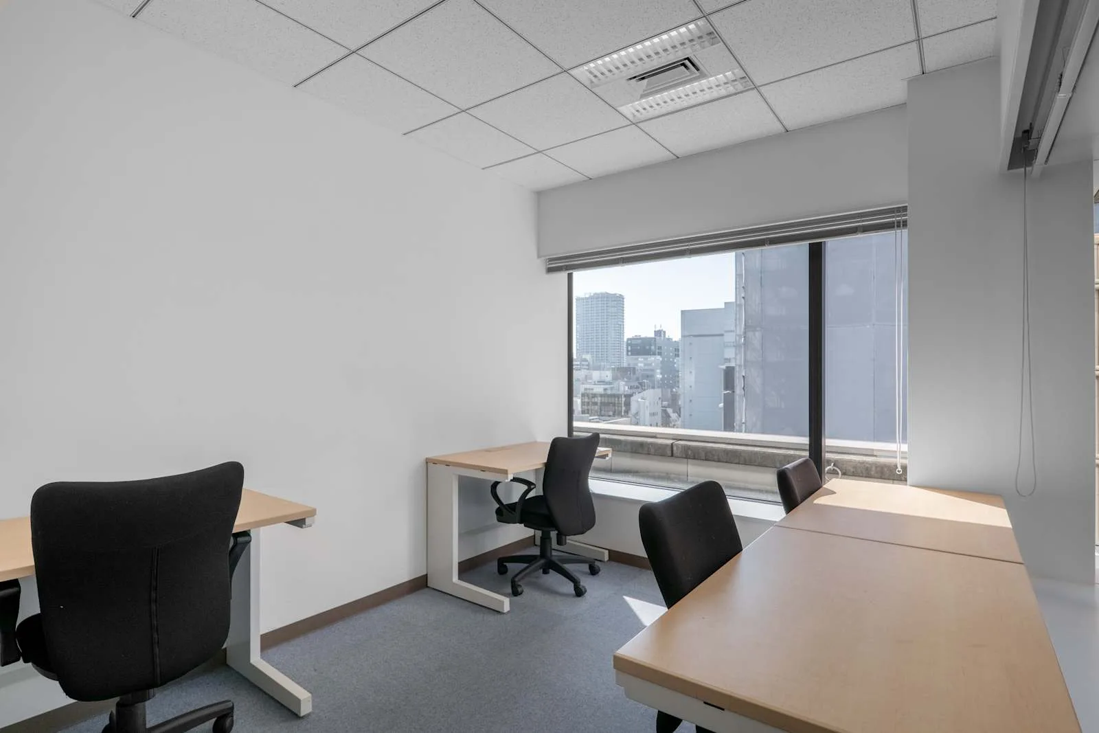 Regus Tokyo, Regus Shiba Daimon、個室オフィス（4席）、東京