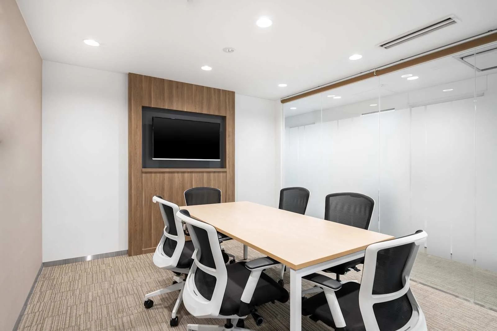 Regus TOKYO, Shinjuku Minamiguchi, Meeting room for 6 people, Tokyo
