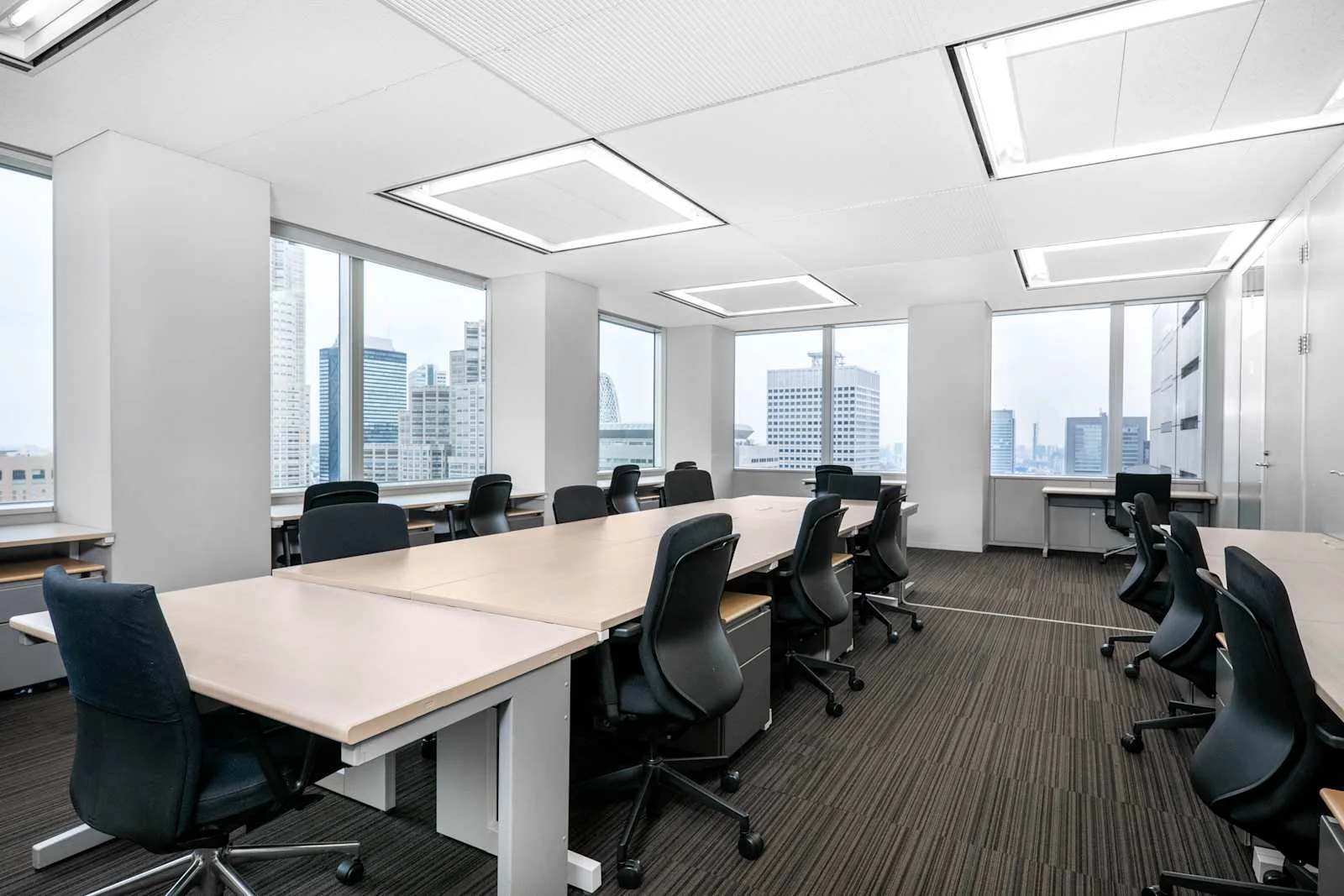 Regus TOKYO, Shinjuku Park Tower, Open-plan office, Tokyo