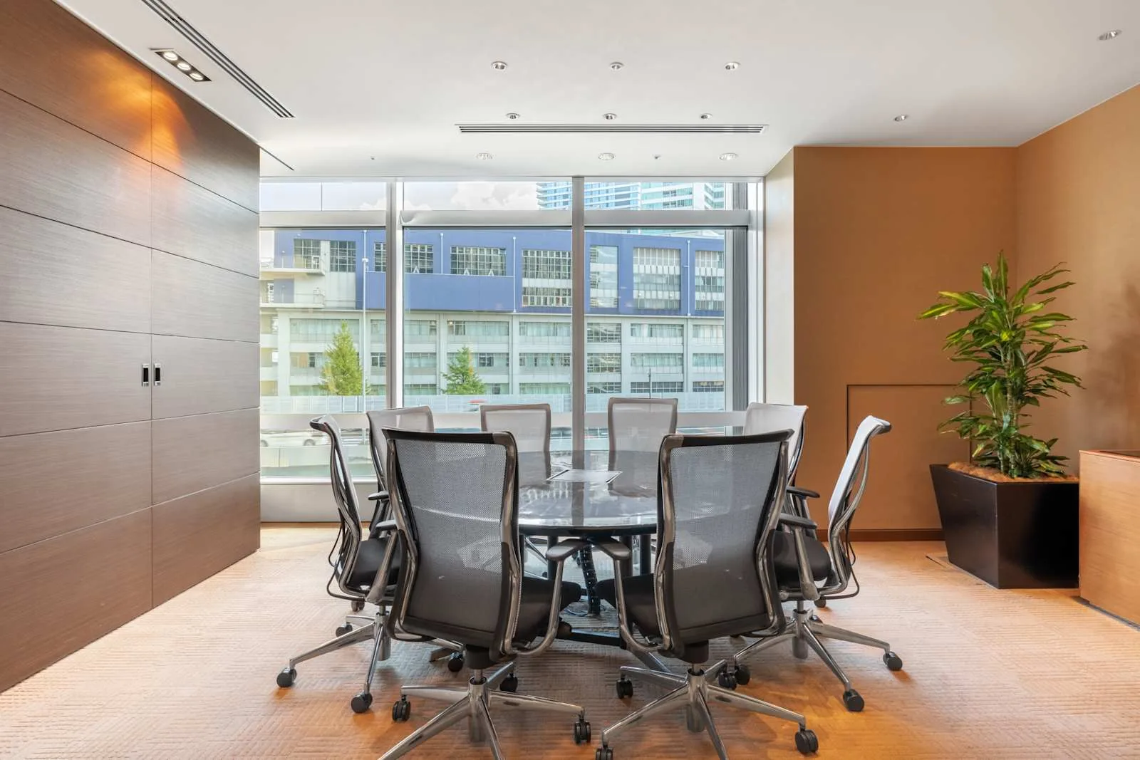 Regus TOKYO, Shiodome Building、会議室（8名）、東京