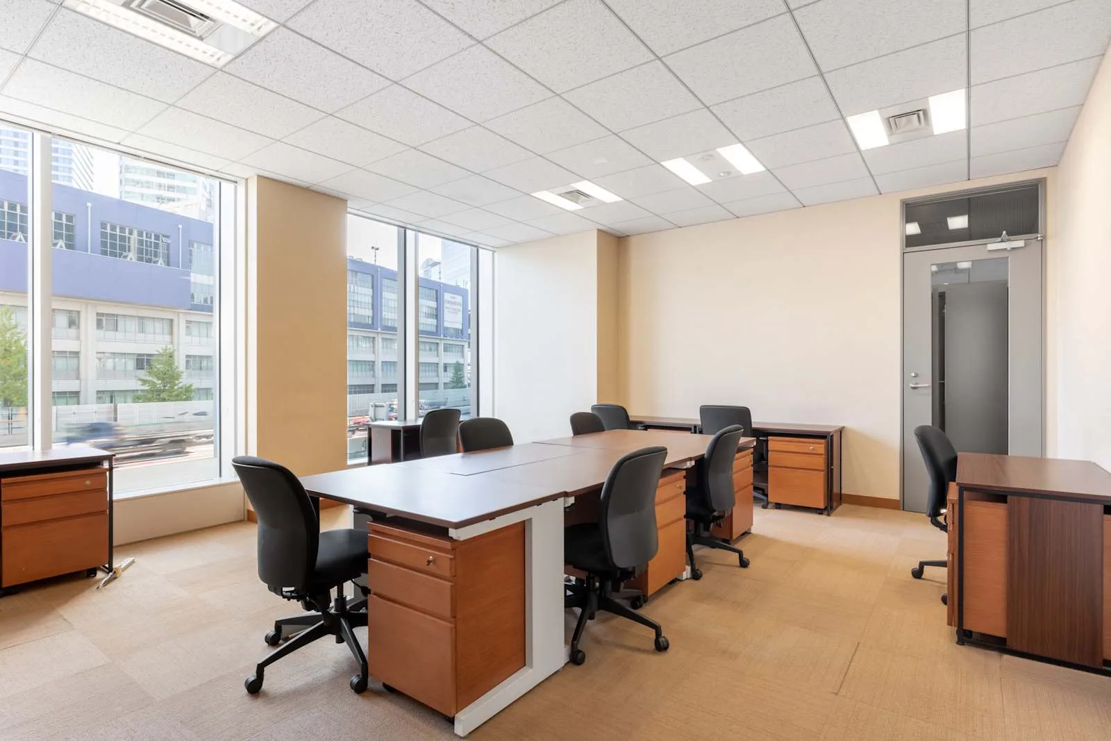 Regus TOKYO, Shiodome Building、個室オフィス（8席）、東京
