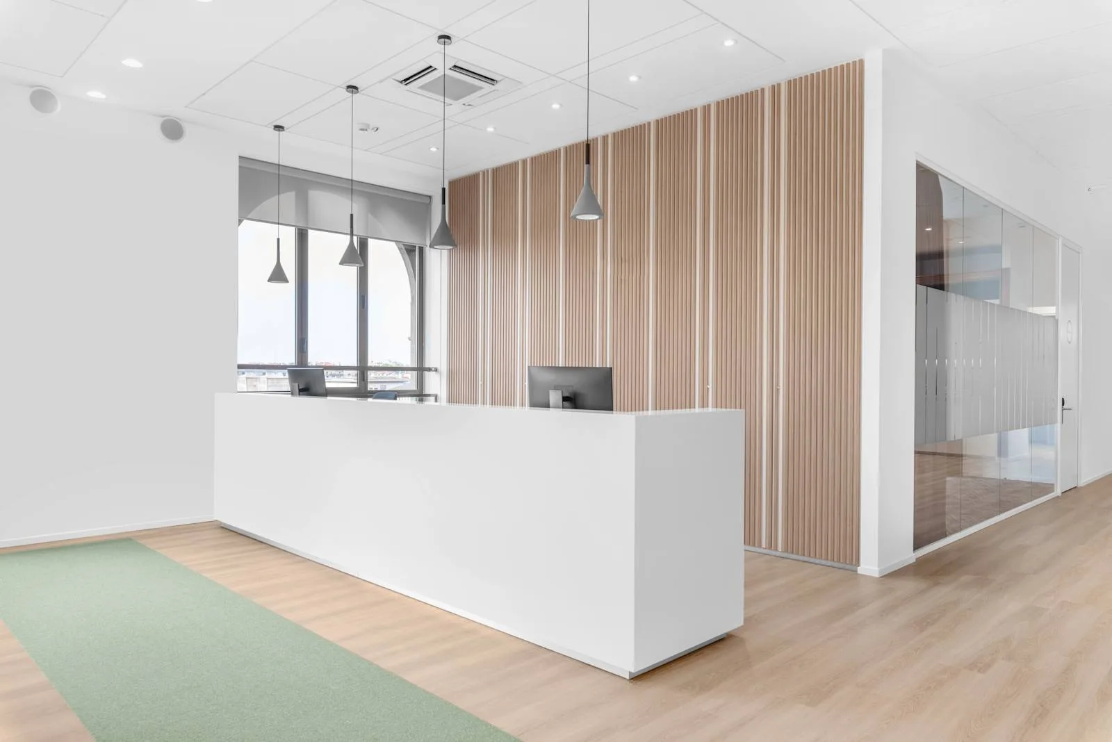 Regus TURIN, Confienza, Reception, Torino
