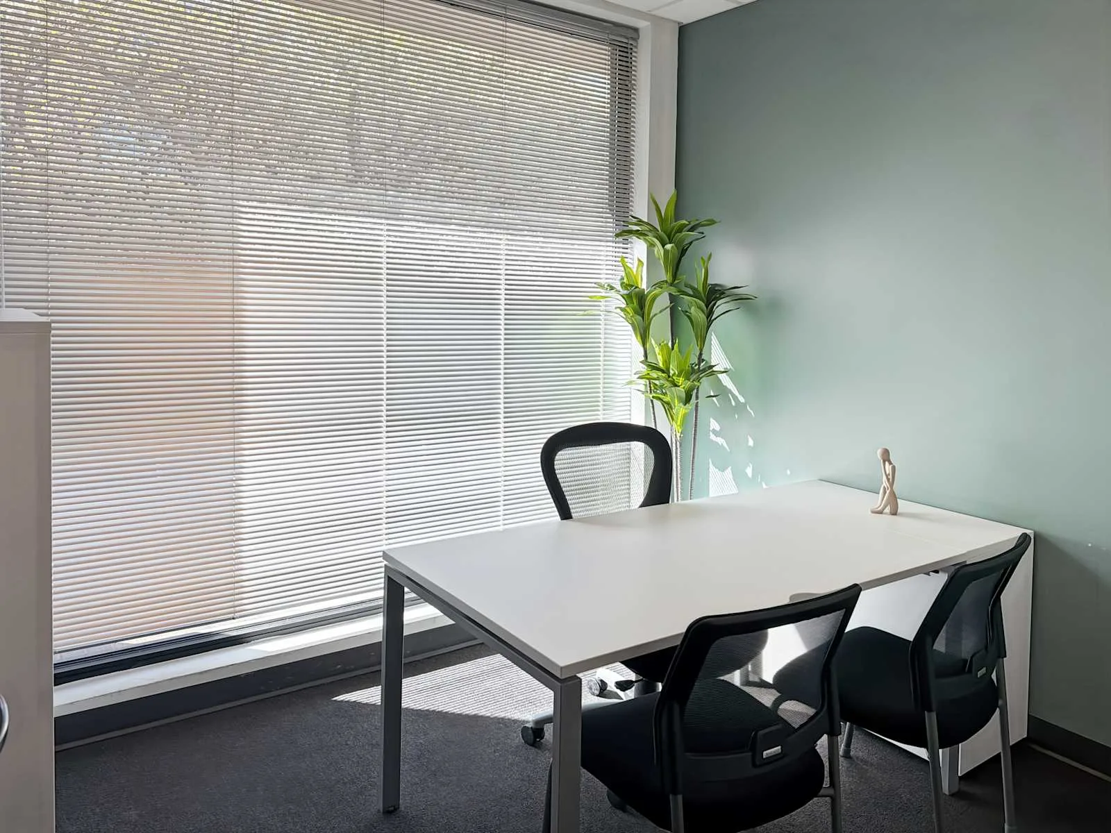 Regus TX, Austin - Dobie Center, Private office, 1 desk, Austin, TX