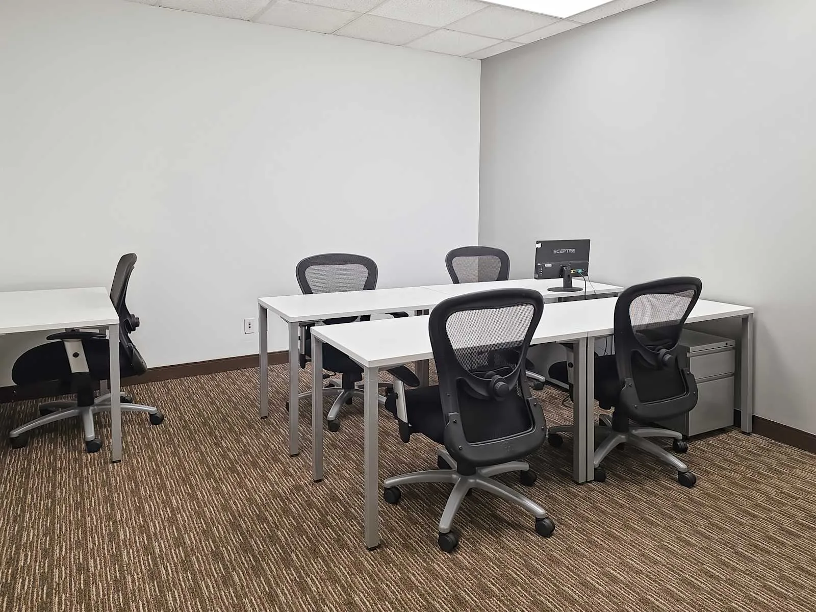 Regus TX, Dallas Downtown - Highland Park Place, Private office, 5 desks, Dallas, TX